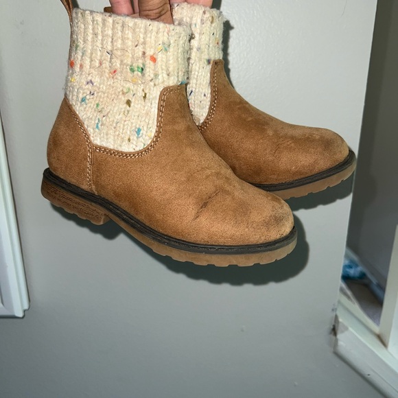 Cat and Jack ankle boots with sweater top. Size 8 toddler - Picture 1 of 4